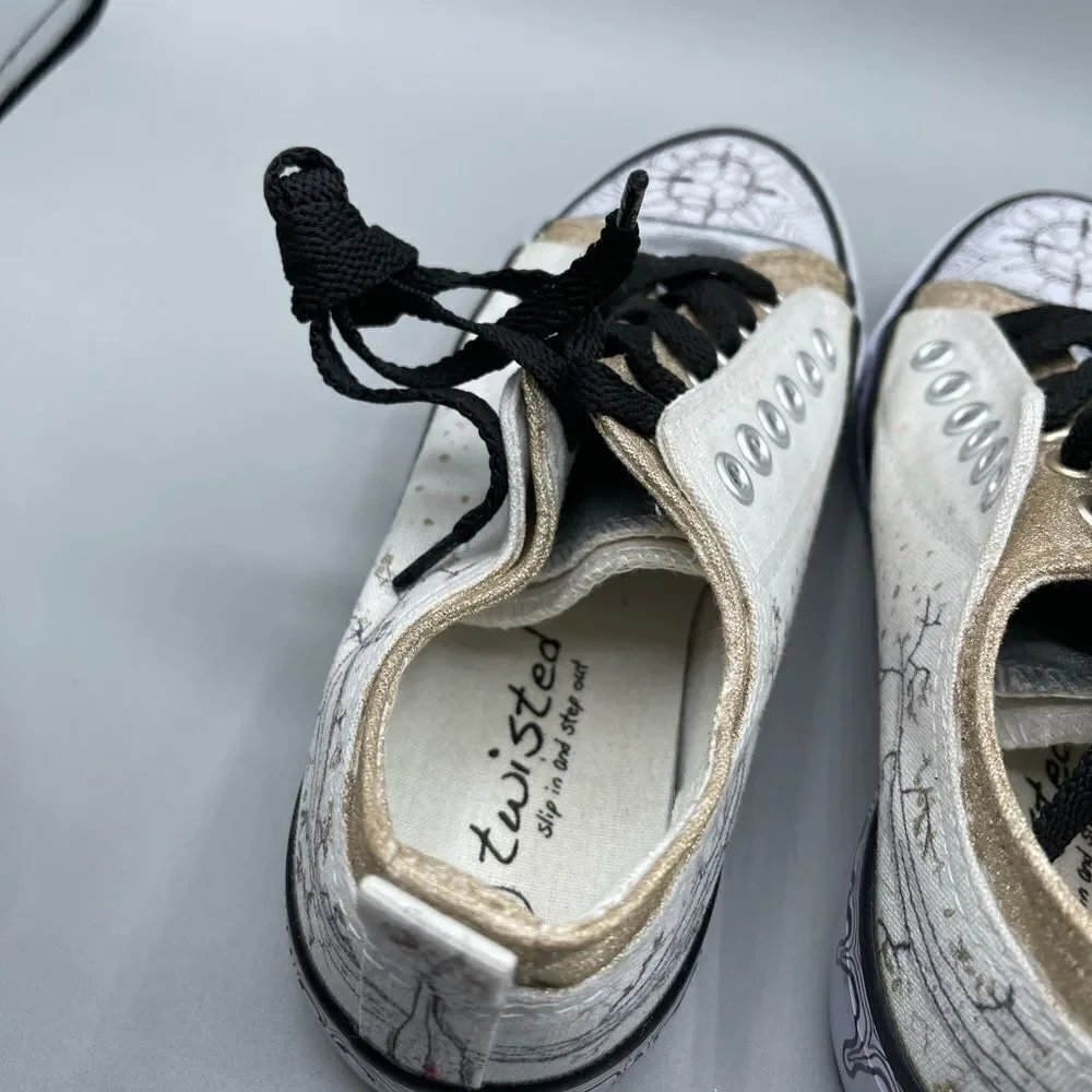 New without tags Twisted  step into and out of tennis shoe size 6